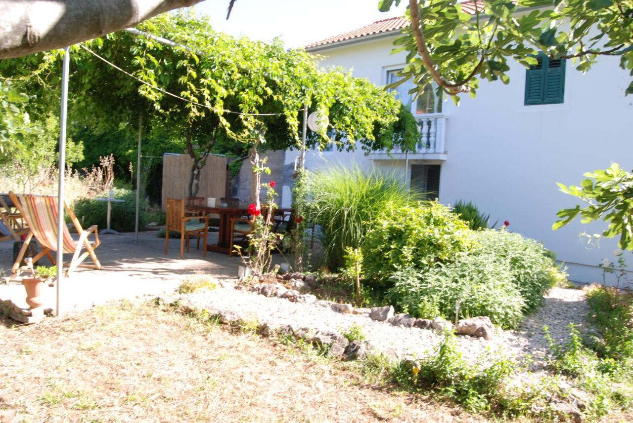 Rustic Holiday Home Miketa Lukoran ภายนอก รูปภาพ
