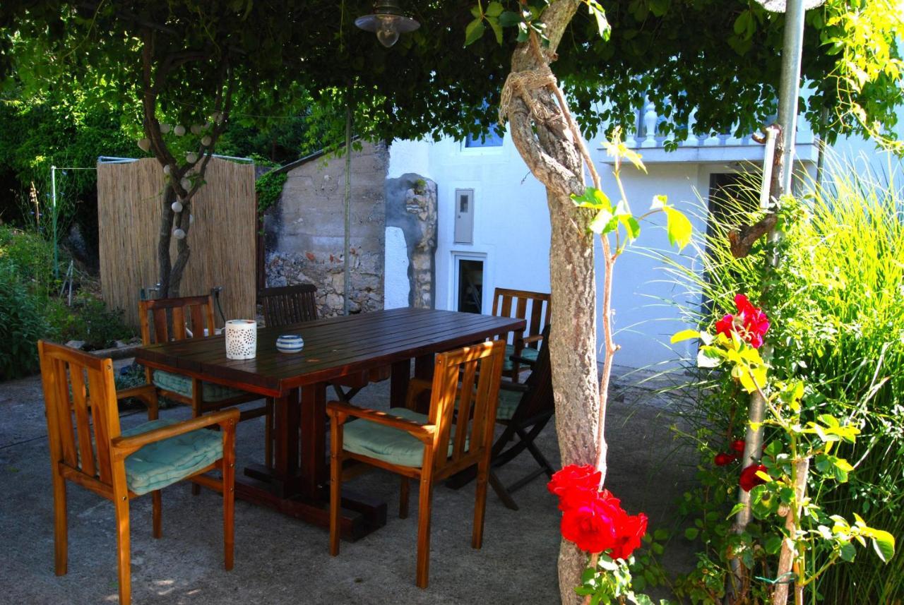 Rustic Holiday Home Miketa Lukoran ภายนอก รูปภาพ
